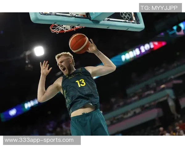 小迈克尔波特半场表现出色14中7砍下20分外加8篮板三分球命中率高达50